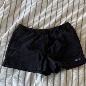 PATAGONIA | Women's barely baggies 2.5  in Black Shorts
